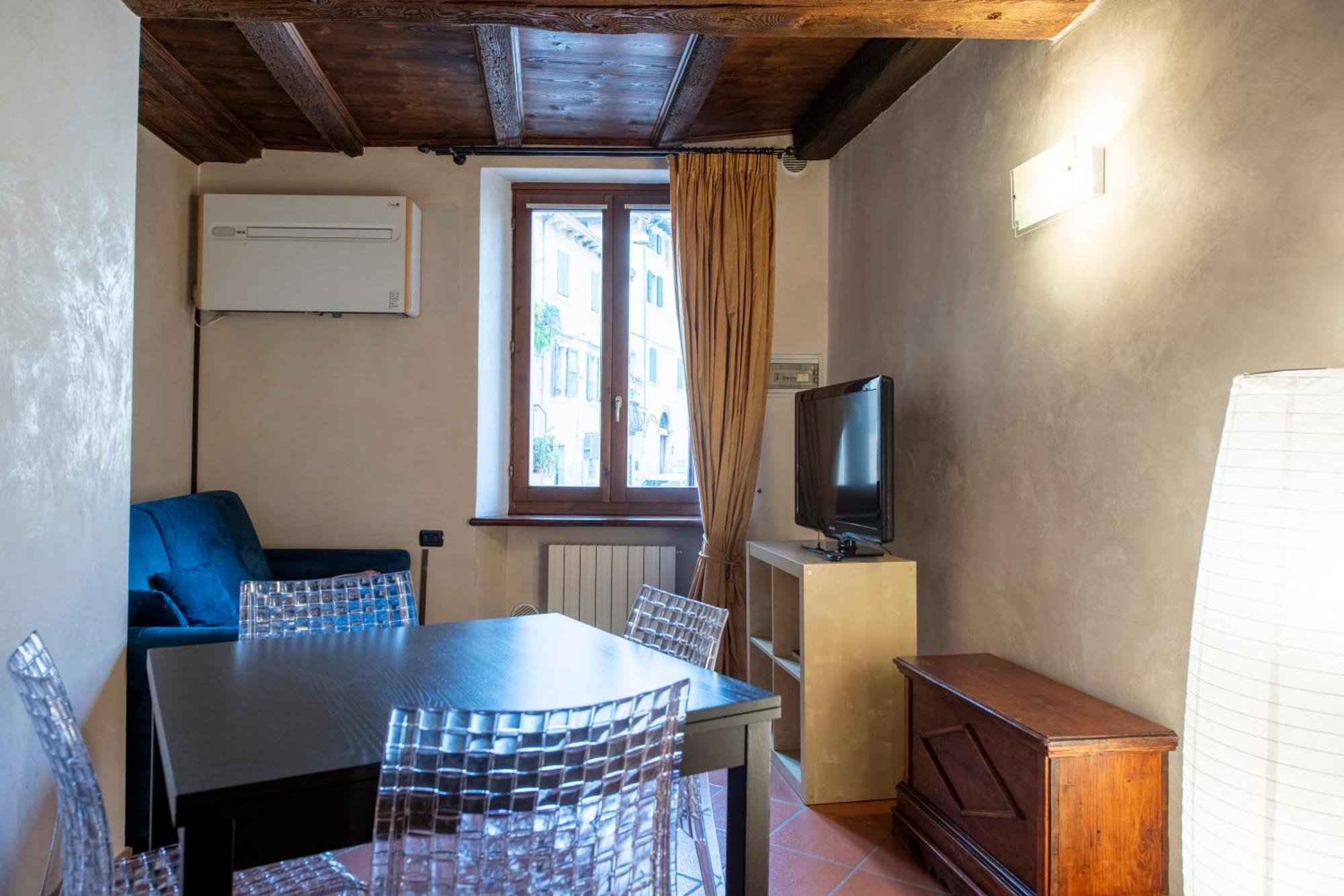 Ai Piedi Del Castello / 4Pl / Apt. Full Verona Exteriör bild