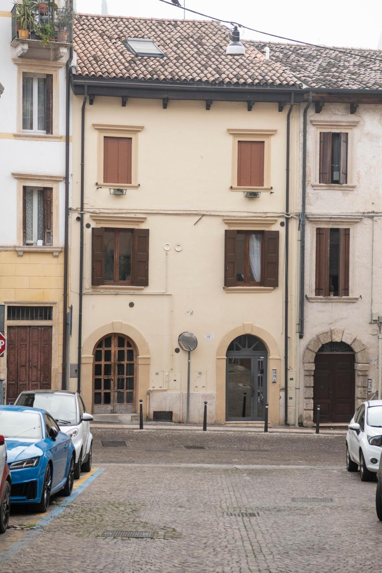 Ai Piedi Del Castello / 4Pl / Apt. Full Verona Exteriör bild
